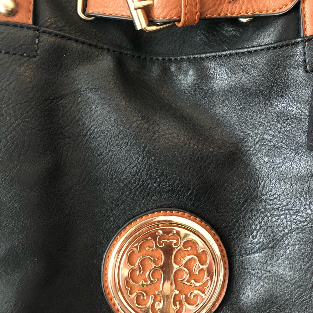 Deep Non Designer Handbag/Tote - Picture 2 of 7